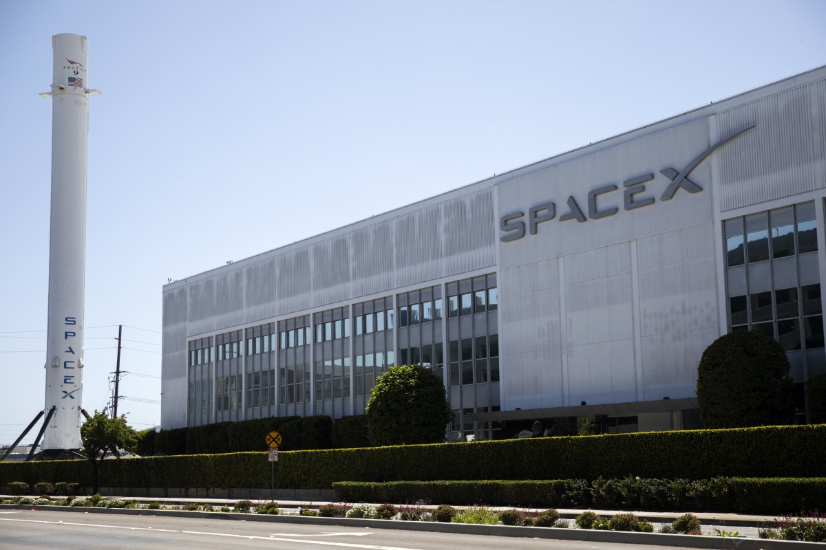 SpaceX buduje fabrykę chipów za 120 miliardów dolarów